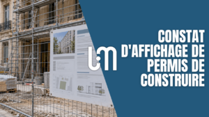 Panneau de permis de construire affiché sur la clôture d’un chantier à Lyon